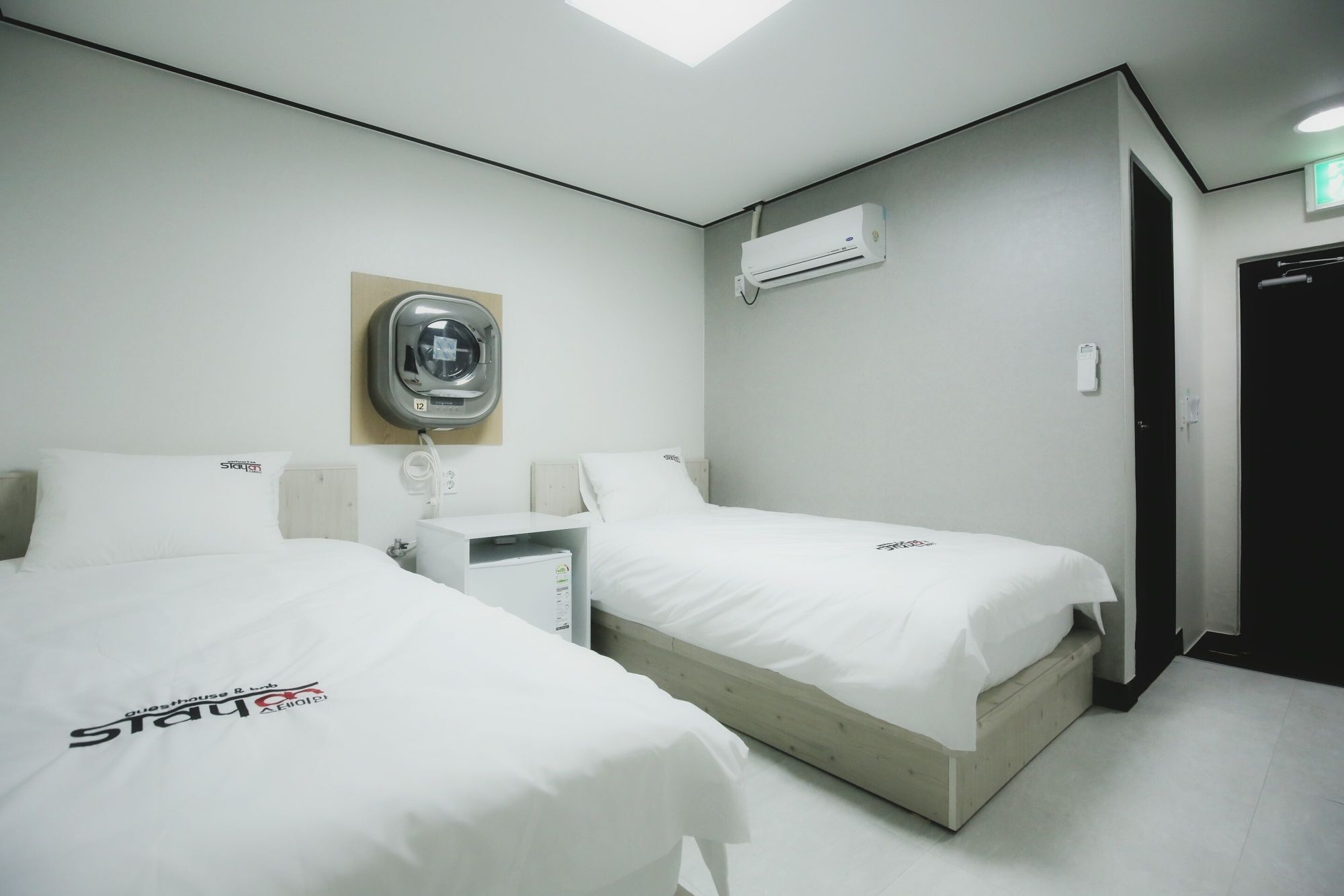 Stayan Guesthouse And Bnb ปูซาน ภายนอก รูปภาพ